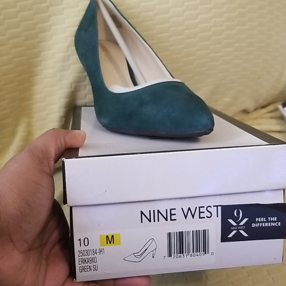 Shoes - Picture 2 of 4